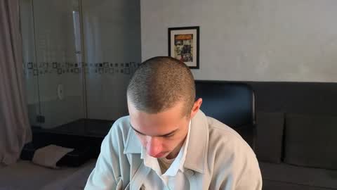 Snapshot of kaydendrew chatting on April 2026 04:19:01 AM KaydenDrew online show from April 2026 04:19:01 AM