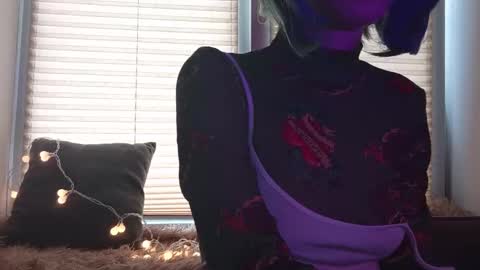 Kayla online show from September 2025 12:18:02 PM