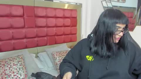 kaylahank online show from November 2025 11:57:02 AM