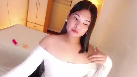 Snapshot of kayleepinay chatting on September 2025 06:35:02 PM Y O U R F U T U R E K A Y L E E online show from September 2025 06:35:02 PM