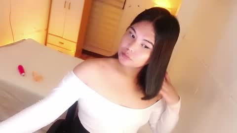 Snapshot of kayleepinay chatting on October 2025 02:13:01 PM Y O U R F U T U R E K A Y L E E online show from October 2025 02:13:01 PM