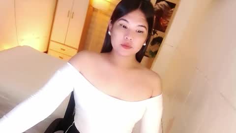 Snapshot of kayleepinay chatting on November 2025 06:01:02 AM Y O U R F U T U R E K A Y L E E online show from November 2025 06:01:02 AM