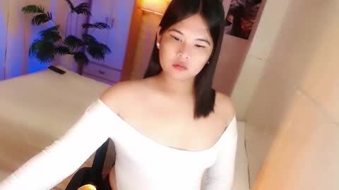 Snapshot of kayleepinay chatting on November 2025 01:17:02 AM Y O U R F U T U R E K A Y L E E online show from November 2025 01:17:02 AM