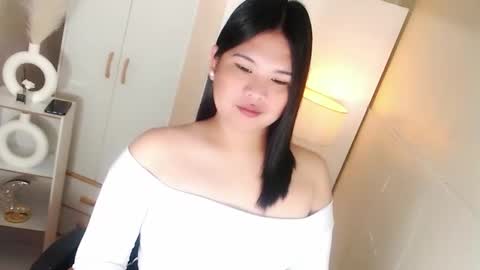 Y O U R        F U T U R E       K A Y L E E  online show from February 2026 07:50:02 PM