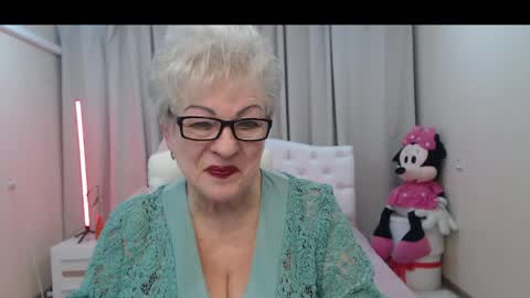 Snapshot of kaylesmoll chatting on April 2026 07:06:01 PM kaylesmoll online show from April 2026 07:06:01 PM