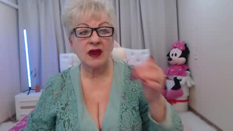 Snapshot of kaylesmoll chatting on May 2026 06:35:02 PM kaylesmoll online show from May 2026 06:35:02 PM
