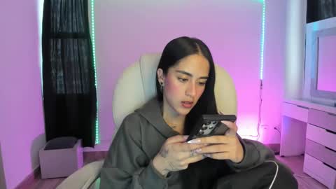 Snapshot of kaylie_xxx chatting on December 2024 08:32:02 PM kaylie online show from December 2024 08:32:02 PM