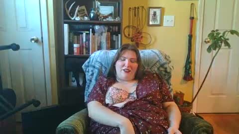 Snapshot of kaytiebird96 chatting on February 2025 10:07:02 PM Katie Bird online show from February 2025 10:07:02 PM