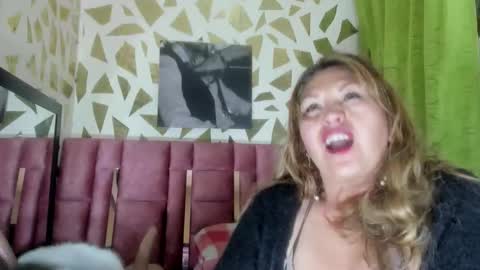 KAZSANDRAH online show from December 2025 10:42:01 AM