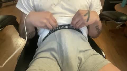 Keesey23 online show from April 2026 11:57:01 PM