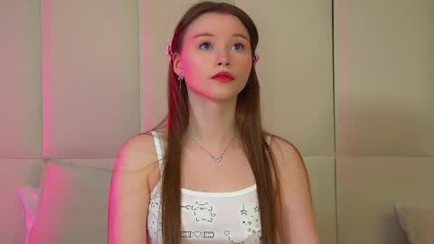 Keira online show from March 2026 06:01:01 PM