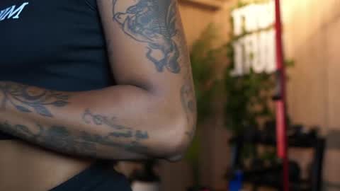 kelly__thomson online show from April 2026 12:53:02 PM