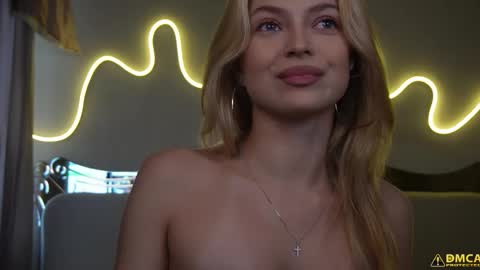 Kelly online show from October 2025 05:17:02 AM