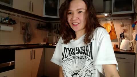 Snapshot of kelly_yon chatting on December 2024 08:47:01 PM Kelly online show from December 2024 08:47:01 PM