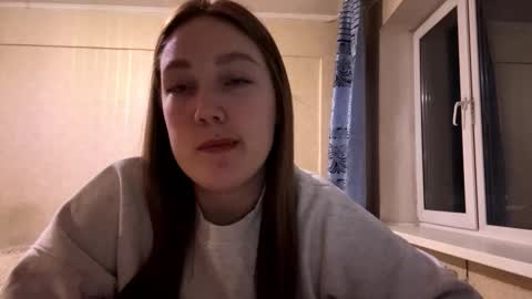Mia online show from October 2025 09:10:01 AM