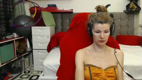 kelly online show from February 2025 09:17:01 PM