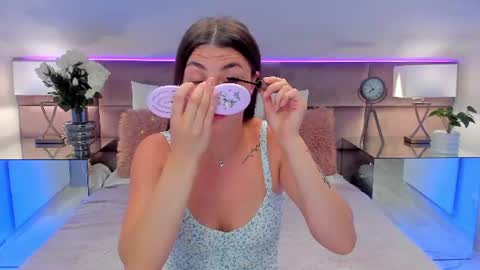Snapshot of kelsi_di chatting on June 2026 05:19:02 AM kelsi_di online show from June 2026 05:19:02 AM
