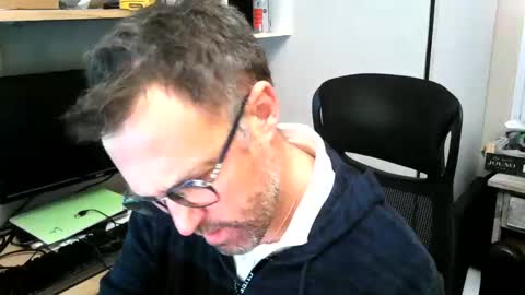 Snapshot of kelvin06133 chatting on December 2024 09:34:02 PM kelvin06133 online show from December 2024 09:34:02 PM