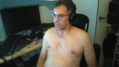kelvin06133 online show from June 2026 10:35:01 PM