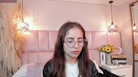 Kely online show from June 2026 02:33:01 PM