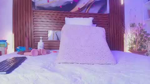 kemdall lopez online show from July 2026 07:19:01 PM