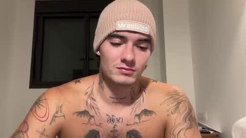 luis carlos esteban online show from October 2025 04:52:01 PM