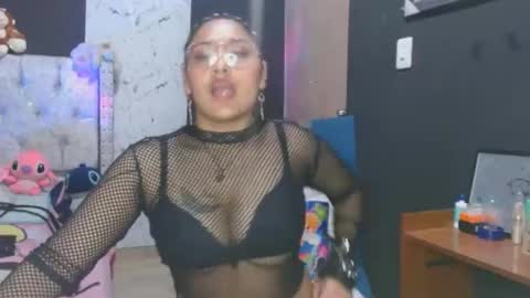 Snapshot of kendall_cherry_ chatting on October 2025 09:05:02 PM kendall online show from October 2025 09:05:02 PM