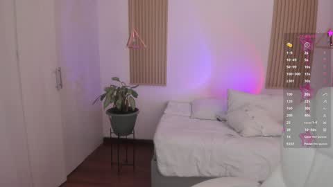 Snapshot of kendallwett chatting on September 2025 08:12:02 PM Kendall online show from September 2025 08:12:02 PM