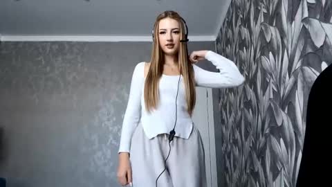 Snapshot of kendastuckmeyer chatting on October 2025 10:23:02 AM Betty online show from October 2025 10:23:02 AM