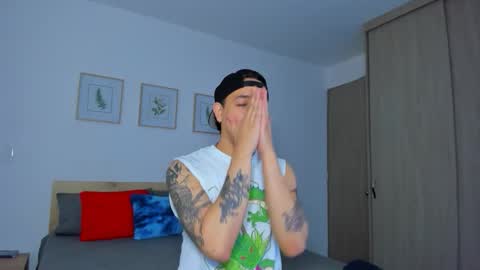 Snapshot of kendel_dimitri chatting on December 2025 03:03:01 AM kendel_dimitri online show from December 2025 03:03:01 AM