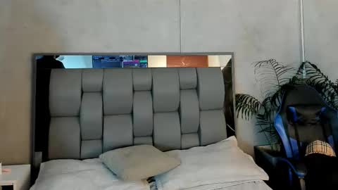 kendra and liam online show from November 2025 11:58:01 AM