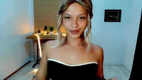 Snapshot of kendra_lunaxx chatting on May 2026 11:00:01 PM kendra_lunaxx online show from May 2026 11:00:01 PM