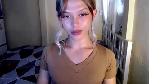 Snapshot of kendra_lunaxx chatting on June 2026 04:52:02 AM kendra_lunaxx online show from June 2026 04:52:02 AM
