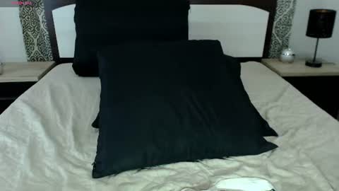 Snapshot of kendra_squirts chatting on July 2026 05:10:02 AM Kendra online show from July 2026 05:10:02 AM