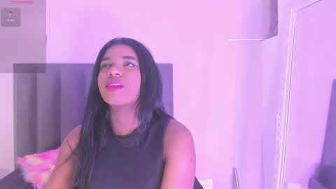 kendrachavez_ online show from December 2025 09:54:01 PM