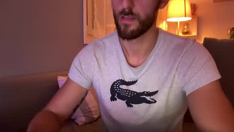 Snapshot of kendyalioui54 chatting on October 2025 05:42:01 PM kevin ramos online show from October 2025 05:42:01 PM