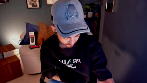 keneth_collins online show from May 2026 01:07:01 PM
