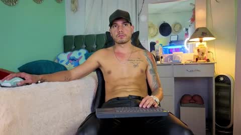 Snapshot of kenfenty chatting on October 2025 01:38:01 AM Chriss Morales online show from October 2025 01:38:01 AM