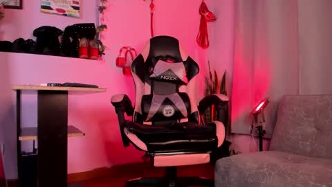 kenia_thompsom01 online show from March 2026 12:37:02 AM