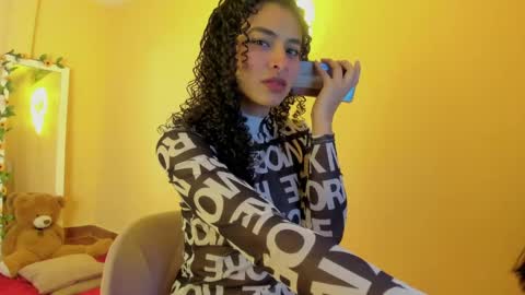 Kenia online show from April 2026 10:24:02 PM