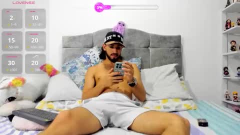 Snapshot of kenny_jackson_2025 chatting on February 2026 04:29:01 AM kenny and Ian online show from February 2026 04:29:01 AM