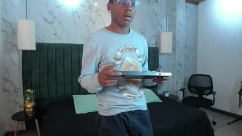 Snapshot of kenny_thompson_ chatting on February 2026 08:08:02 PM Kenny Thompson online show from February 2026 08:08:02 PM