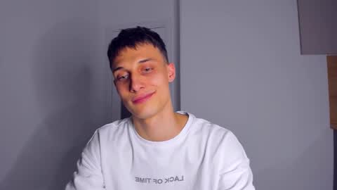 Peter     online show from October 2025 09:08:02 PM