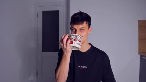 Peter     online show from November 2025 09:26:02 PM