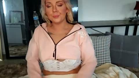 Snapshot of kenzieaspel chatting on July 2026 03:52:01 AM Kenzie online show from July 2026 03:52:01 AM