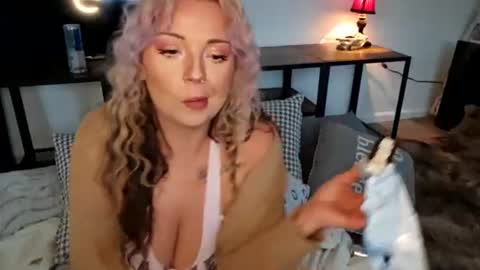 Snapshot of kenzieaspel chatting on July 2026 03:42:01 AM Kenzie online show from July 2026 03:42:01 AM