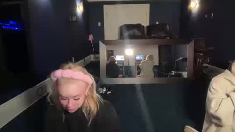 kenziesmithh online show from October 2025 05:12:01 PM