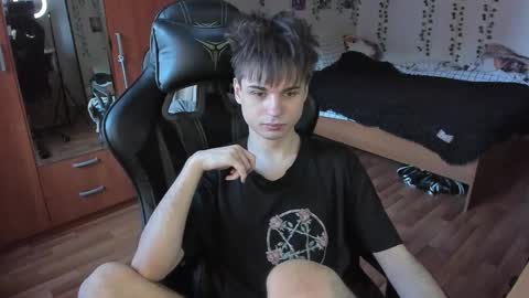 Snapshot of keorinav chatting on April 2026 02:25:02 PM Looking for a moderator I PVT IS OPEN online show from April 2026 02:25:02 PM