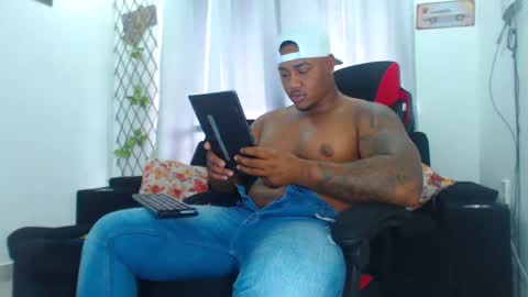 Snapshot of kerlinn2711 chatting on December 2024 07:46:02 PM dany wolf002 online show from December 2024 07:46:02 PM