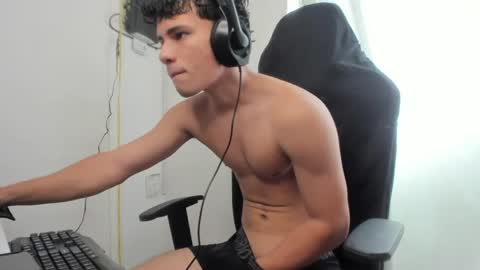 kevin_adrian01 online show from June 2026 07:38:02 PM